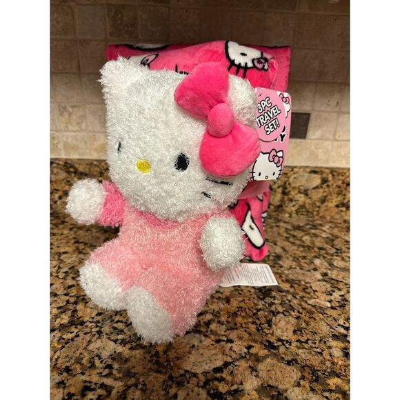 Hello Kitty 3 piece pink travel set‎ blanket plush and pillow - Picture 1 of 3